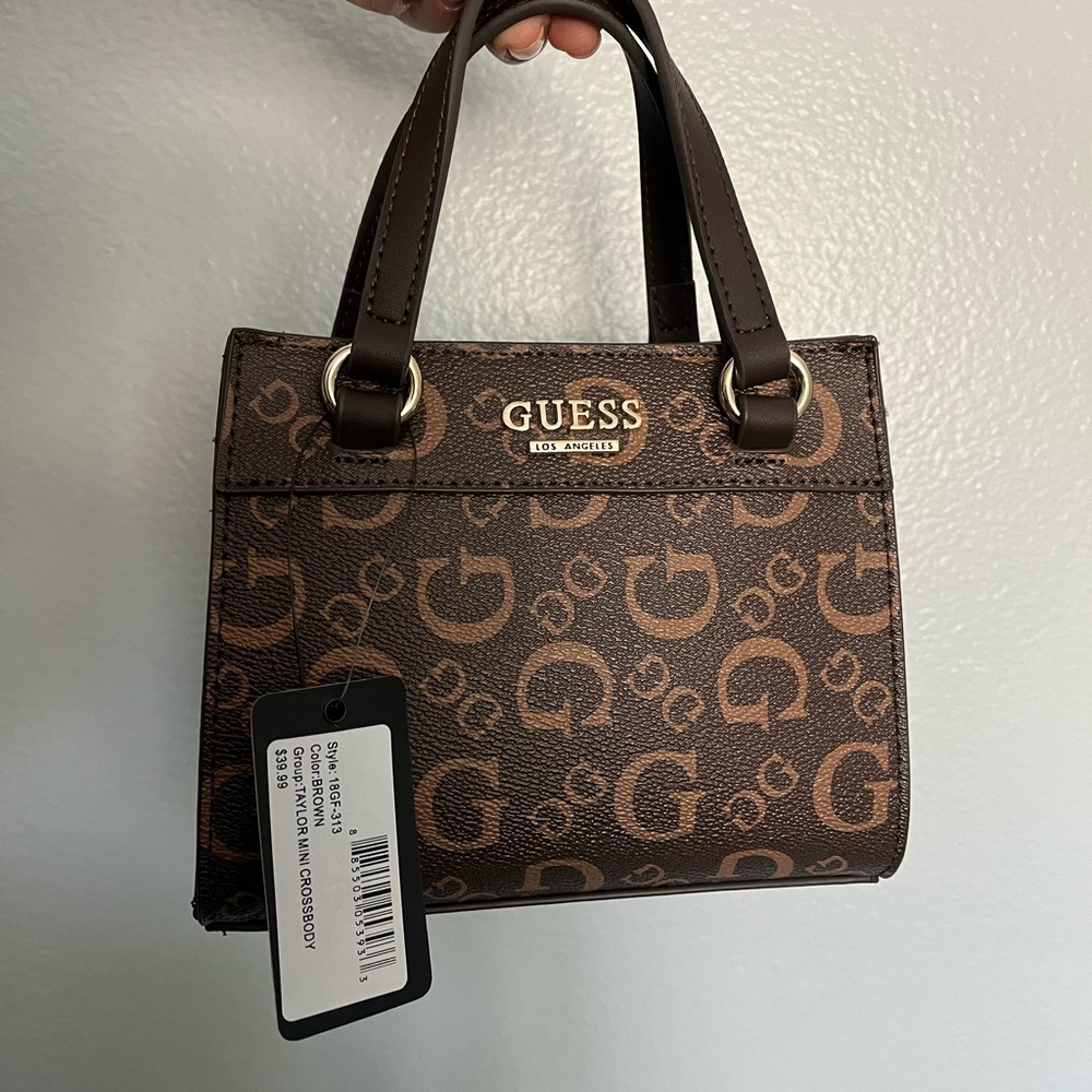 GUESS mini crossbody bag!